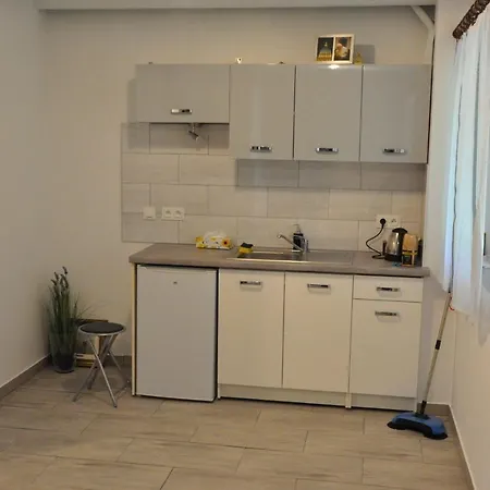 Kompleks wypoczynkowy Chez Yaya Bogumiła Szeląg Zalasowa